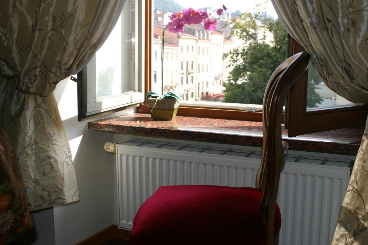 Apartment On Rynok Square Lviv Exterior photo