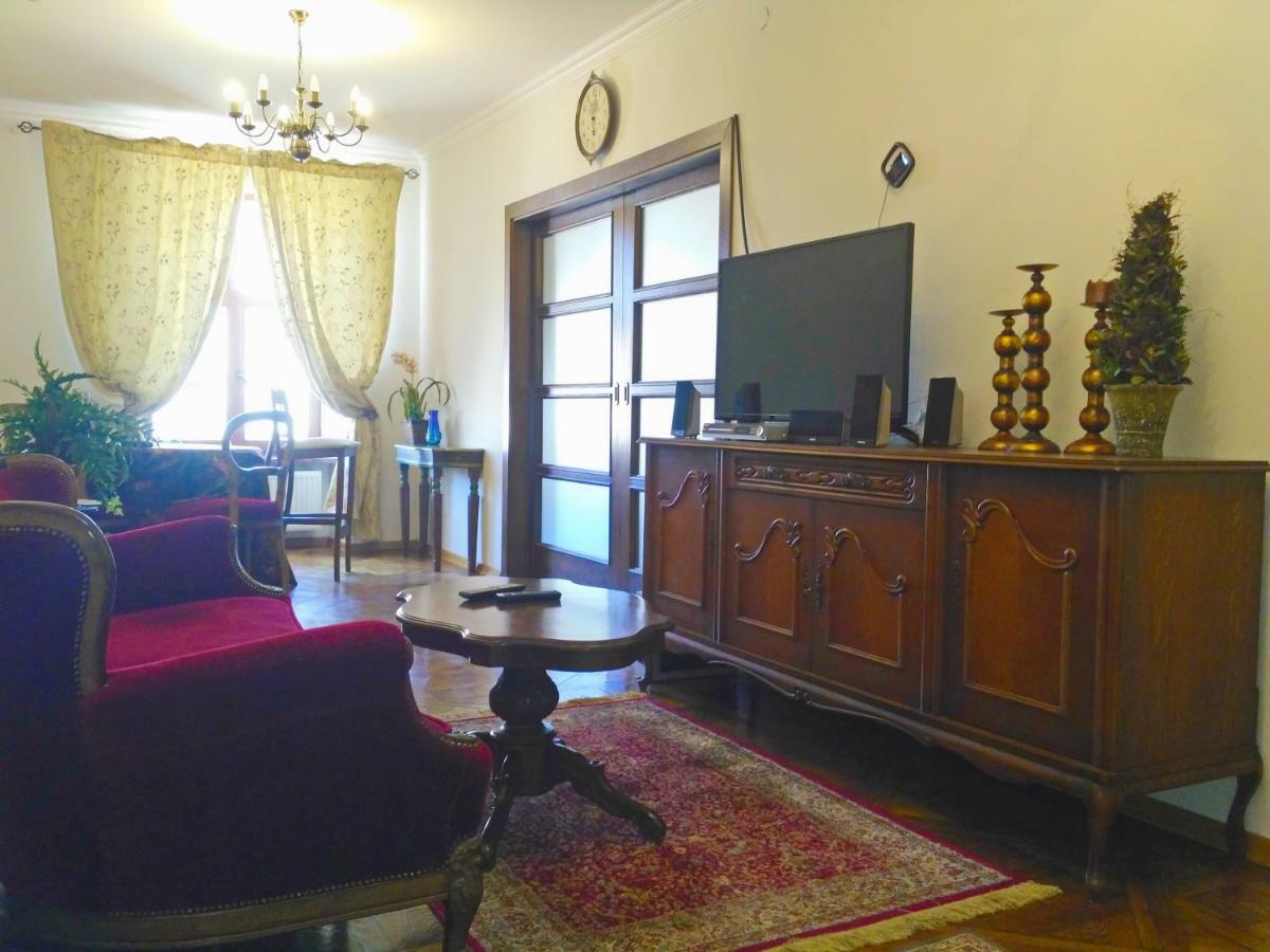 Apartment On Rynok Square Lviv Exterior photo