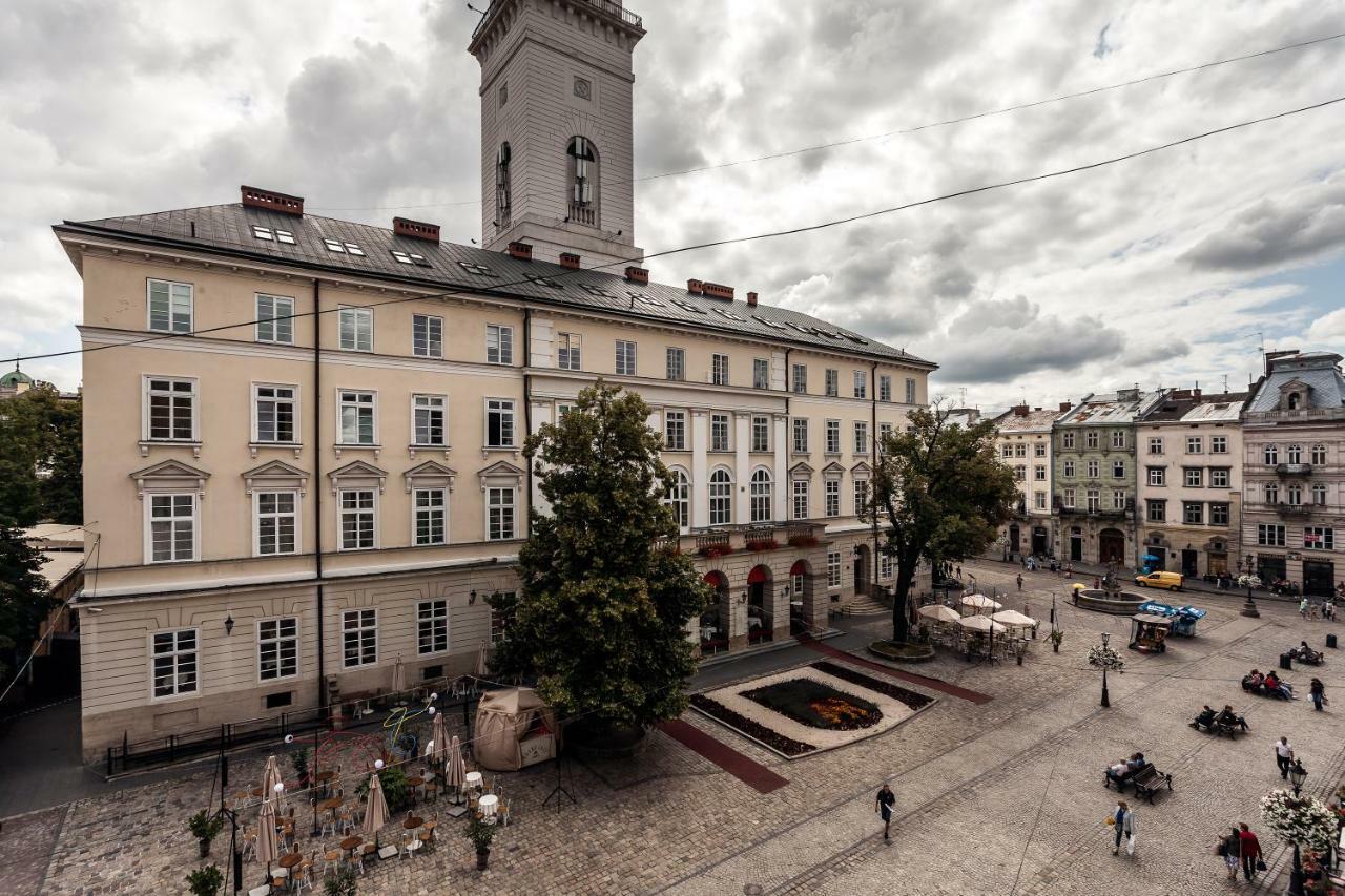 Apartment On Rynok Square Lviv Exterior photo