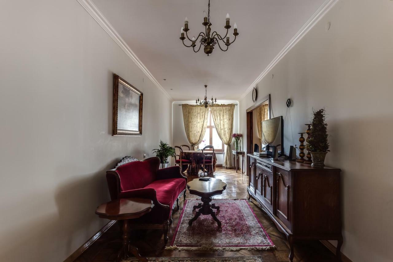 Apartment On Rynok Square Lviv Exterior photo